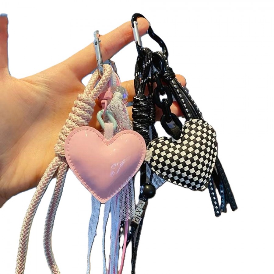 KEYCHAIN | HEART SHAPED CHARMS